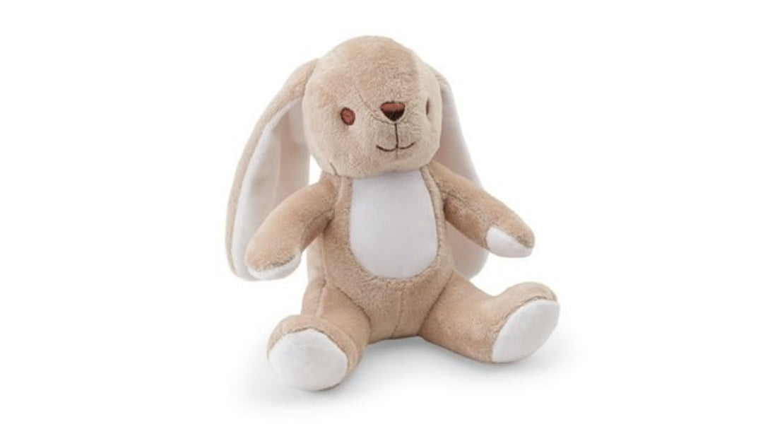Peluche lapin douce de L'Atelier de Lolo, peluche en tissu blanc avec oreilles longues et touches de couleur.